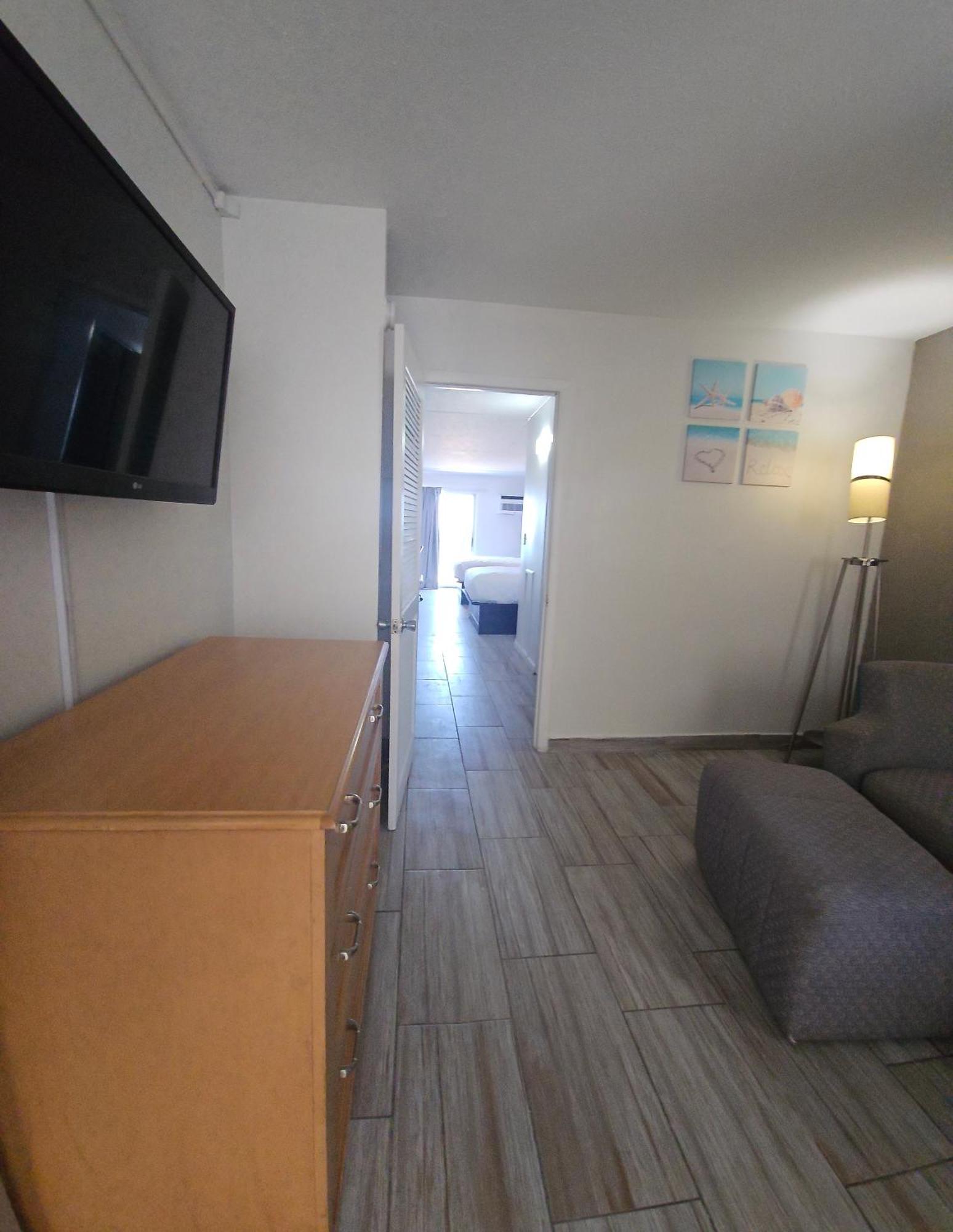 Southern Breeze Ocean Front Hotel Myrtle Beach Bagian luar foto