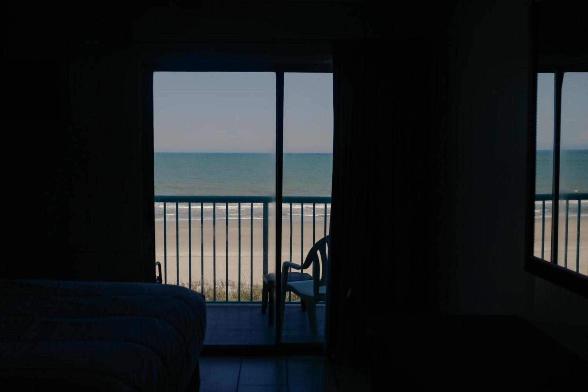 Southern Breeze Ocean Front Hotel Myrtle Beach Bagian luar foto